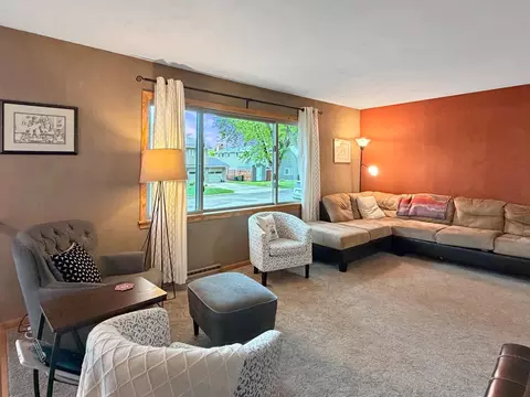 Living - 503 Washington Ave, Marshall, MN 56258 photo 3 of 6