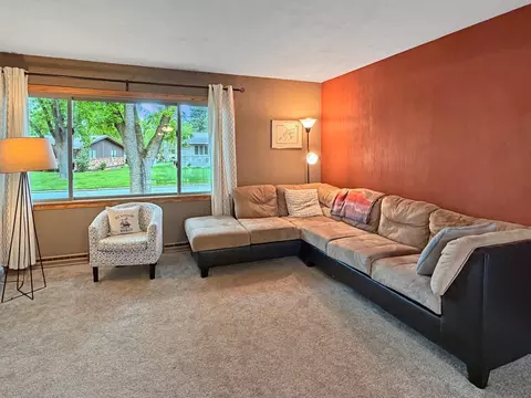 Living - 503 Washington Ave, Marshall, MN 56258 photo 4 of 6