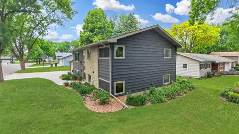 Exterior - 503 Washington Ave, Marshall, MN 56258 photo 8 of 10