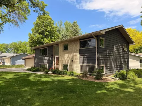 Exterior - 503 Washington Ave, Marshall, MN 56258 photo 4 of 10