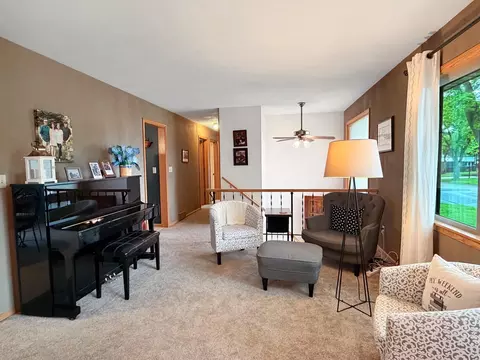 Living - 503 Washington Ave, Marshall, MN 56258 photo 2 of 6