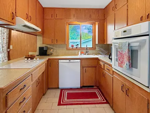 Kitchen - 503 Washington Ave, Marshall, MN 56258 photo 4 of 4