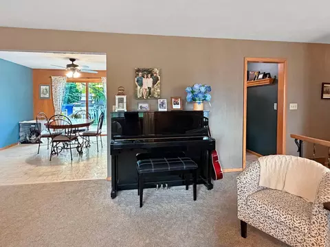 Living - 503 Washington Ave, Marshall, MN 56258 photo 5 of 6