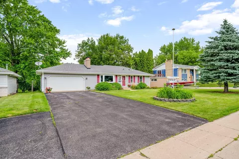 4700 W 84th St, Bloomington, MN 55437