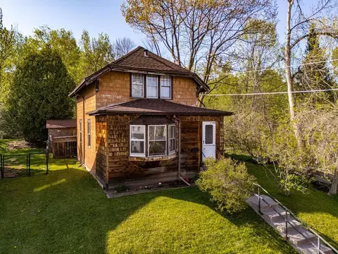 1 St Louis Ct, Duluth, MN 55808