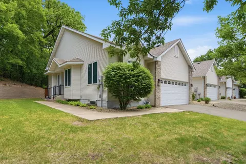 815 Wescott Sq, Eagan, MN 55123