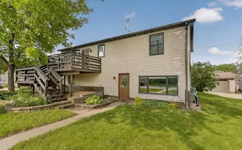 105 6th Ave NW, Dodge Center, MN 55927