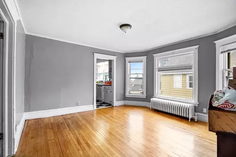 Living - 1122 E 5th St, Duluth, MN 55805 photo 6 of 7