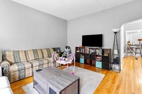 Living - 1122 E 5th St, Duluth, MN 55805 photo 2 of 7