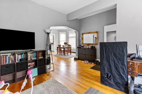 Living - 1122 E 5th St, Duluth, MN 55805 photo 3 of 7