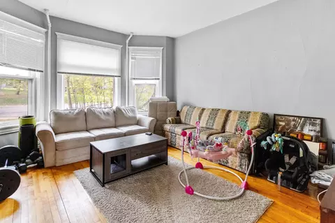 Living - 1122 E 5th St, Duluth, MN 55805 photo 1 of 7