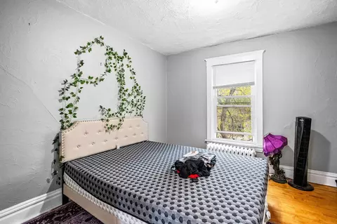 Bedroom - 1122 E 5th St, Duluth, MN 55805 photo 4 of 7
