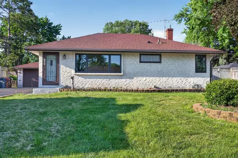 1502 Sherren Ave E, Maplewood, MN 55109