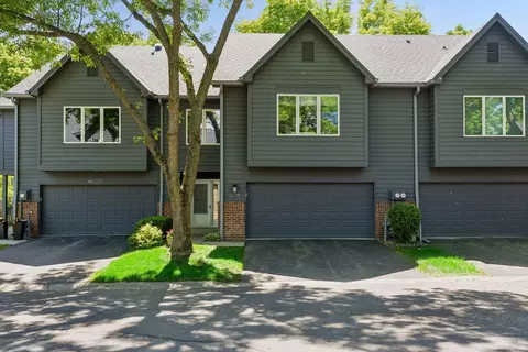 2228 Sherwood Ct, Hopkins, MN 55305