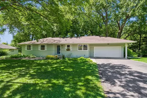 5536 Holiday Rd, Minnetonka, MN 55345