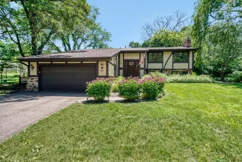 311 E 135th St, Burnsville, MN 55337