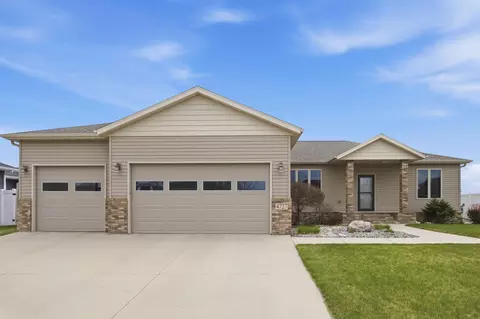 4727 6th St W, West Fargo, ND 58078