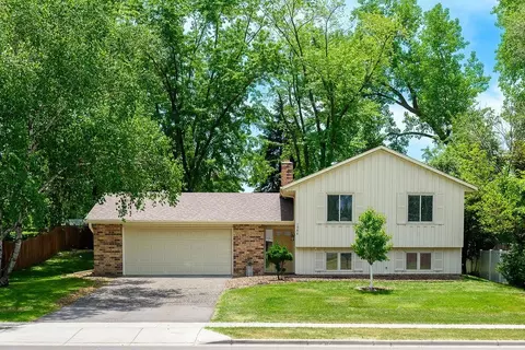 1088 Whitney Dr, Apple Valley, MN 55124