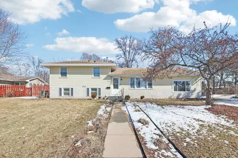7700 Sierra Pkwy, Brooklyn Park, MN 55444