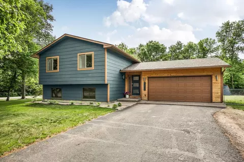 9557 Ironwood Dr, Saint Joseph, MN 56374