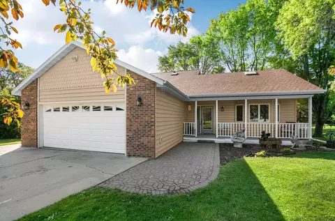 404 7th St NE, Melrose, MN 56352
