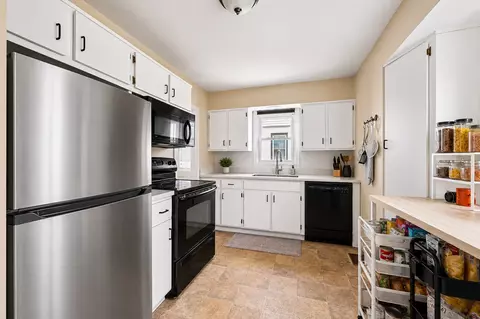 2111 Fremont Ave E, Saint Paul, MN 55119