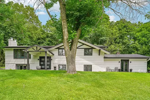 17046 Chiltern Hills Rd, Minnetonka, MN 55345