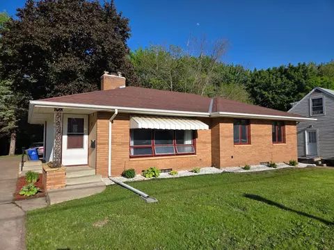 448 White Bear Ave N, Saint Paul, MN 55106
