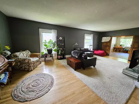 Living - 809 Park Ave, Morris, MN 56267 photo 1 of 2