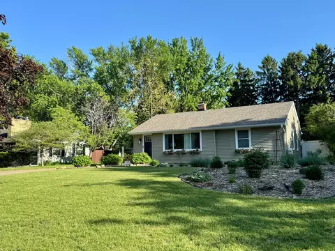 2094 Richard Ave, White Bear Lake, MN 55110