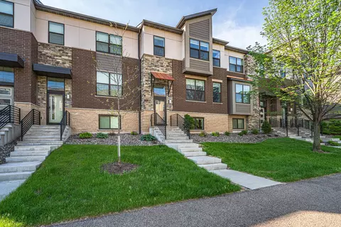 4015 River Valley Way, Eagan, MN 55122
