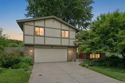503 Laredo Ln, Chanhassen, MN 55317