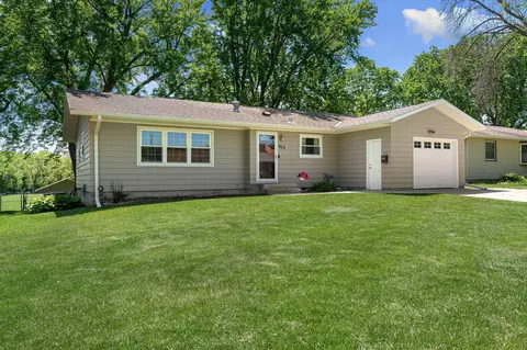 437 13th St NE, Owatonna, MN 55060