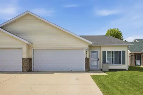 3404 38th St S, Moorhead, MN 56560
