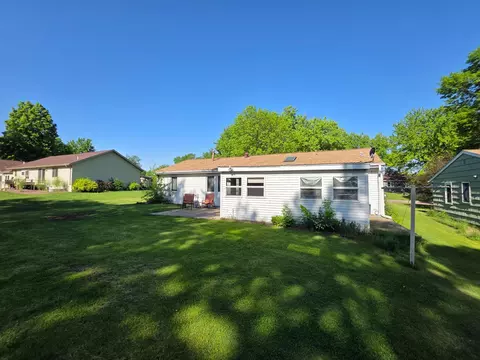 Exterior - 891 Winnie Ave, Windom, MN 56101 photo 5 of 5