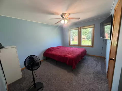 Bedroom - 891 Winnie Ave, Windom, MN 56101 photo 3 of 4