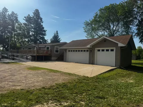 1102 4th St SE, Little Falls, MN 56345