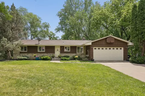 290 Rice Creek Blvd NE, Fridley, MN 55432