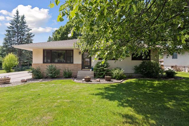 1953 Dieter St, Maplewood, MN 55109