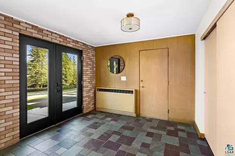 Entry Way - 3801 Rockview Ct, Duluth, MN 55804 photo 2 of 4