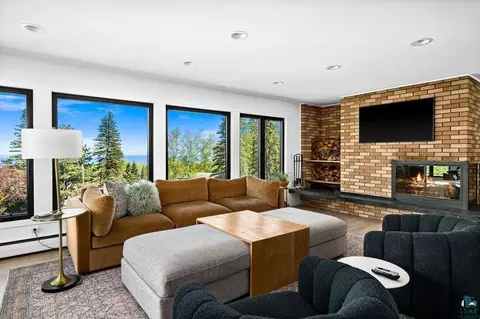 Living - 3801 Rockview Ct, Duluth, MN 55804 photo 4 of 6
