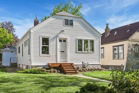 991 Minnehaha Ave W, Saint Paul, MN 55104