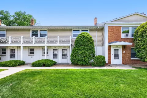 1366 Colonial Dr, Roseville, MN 55113