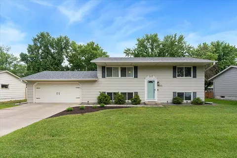 10250 99th Ave N, Maple Grove, MN 55369