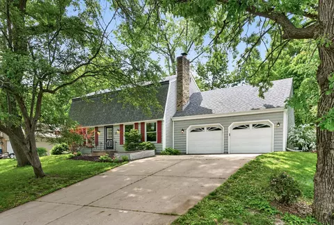 113 E 135th St, Burnsville, MN 55337