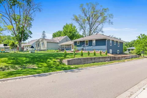 Exterior - 620 7th St E, Chaska, MN 55318 photo 4 of 9