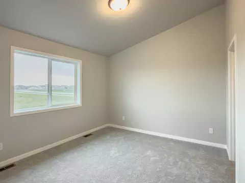 Bedroom - 6290 87th Ave S, Horace, ND 58047 photo 2 of 5