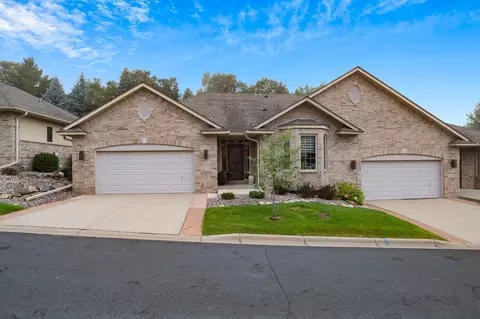13011 Garvin Brook Ln, Apple Valley, MN 55124
