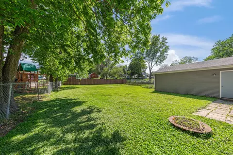 727 Division St W, Faribault, MN 55021