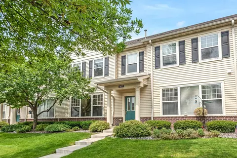 6637 Lamplight Dr, Albertville, MN 55301